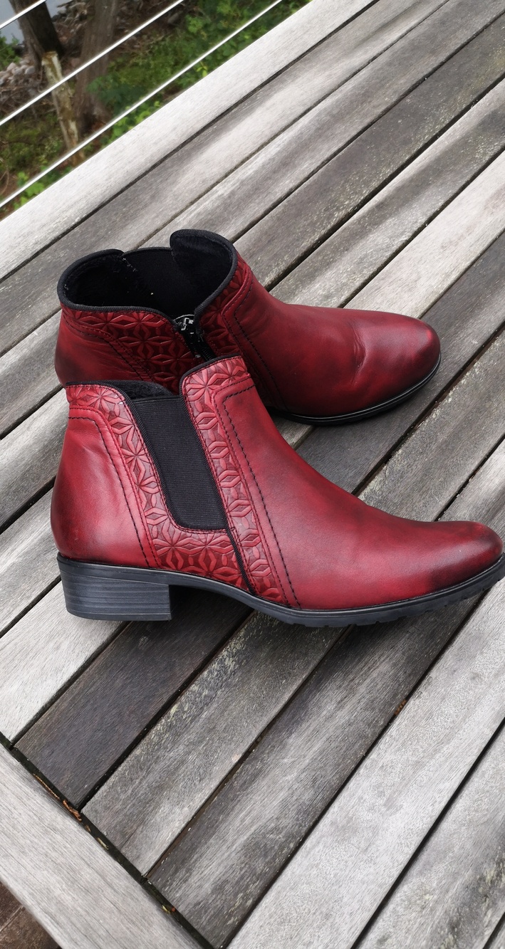 Remonte patterned red leather ankle boots